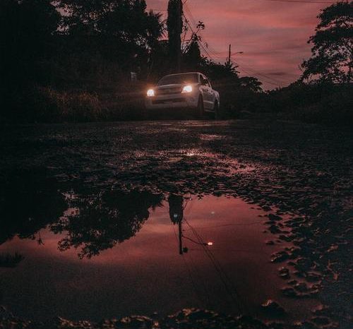 Huolehdi autosi valaistuksesta luontoretkillä